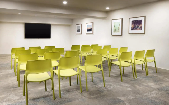 Country Inn & Suites By Carlson Calabasas