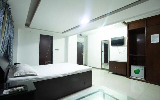 Rax Hotel and Restaurant