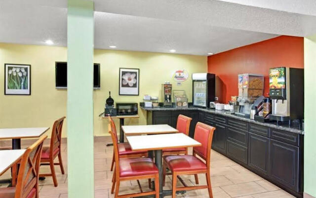 Super 8 Romeoville Bolingbrook