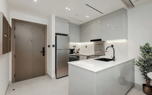 Binghatti Canal 1BR with view on Marina
