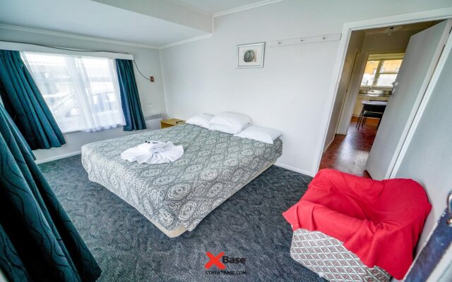 Base Bay of Islands - Hostel