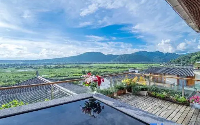 Lanyue Li·Linggan Senyang Natural Ore Hot Spring Resort 360° View Beautiful Stay (Heshun Branch)