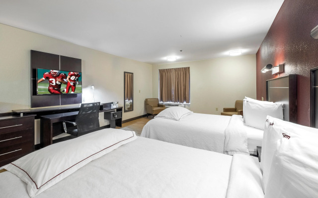 Red Roof Inn PLUS+ Columbus Downtown-Convention Center