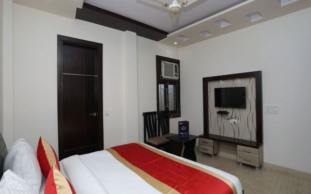 OYO 10960 Hotel Royal India