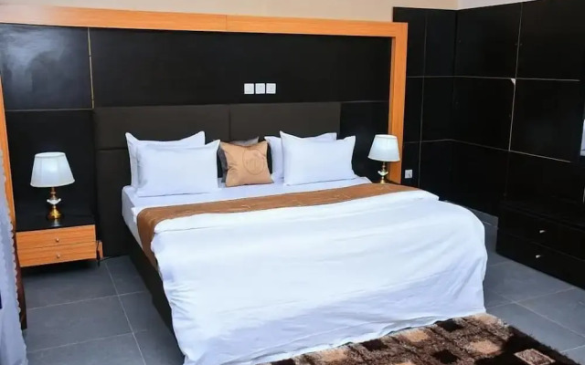 G- throne Hotel and Suites
