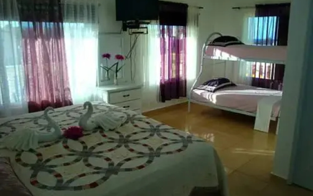 El Malecon B&B Hotel