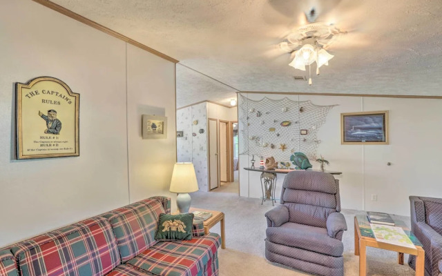 Bright Steinhatchee Home: Proximity to Ocean!