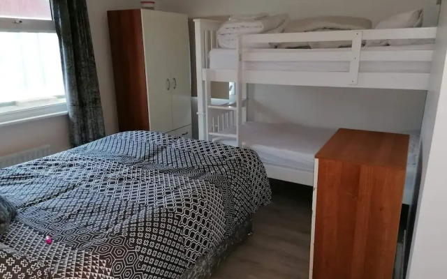 Sea View Retreat - Free Wifi