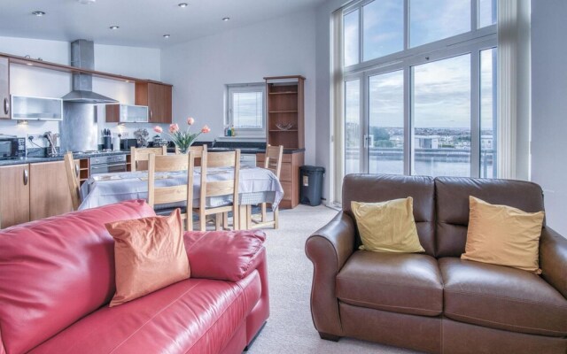 The Penthouse - 3 Bedroom Apartment - Llanelli