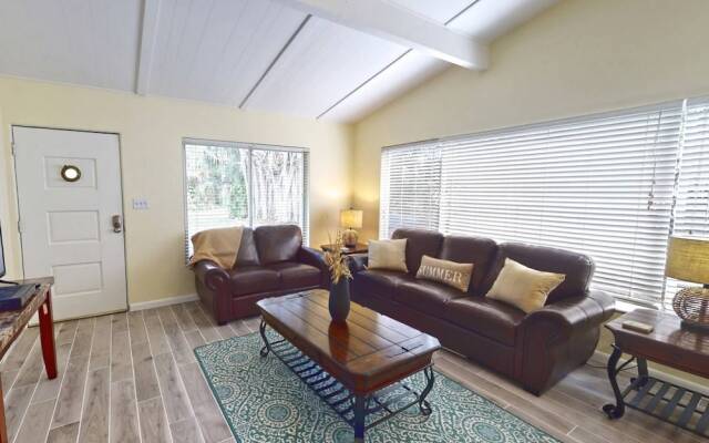 Peacock Bungalow - Left