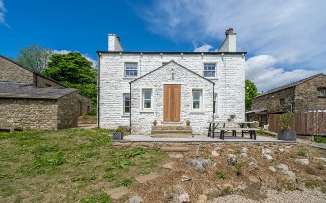 Hollins House