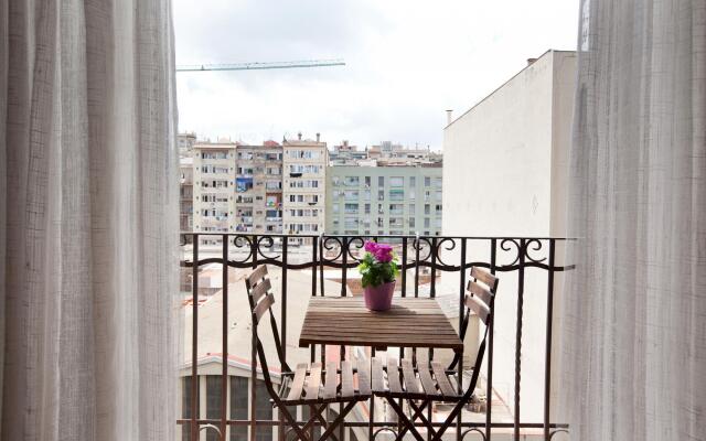 DONNA · Donna's Residence · Low-priced, Super Reviewed Apartment