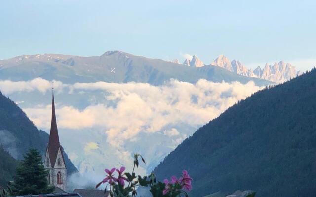 B&B Hotel & Apartments Alpenrose