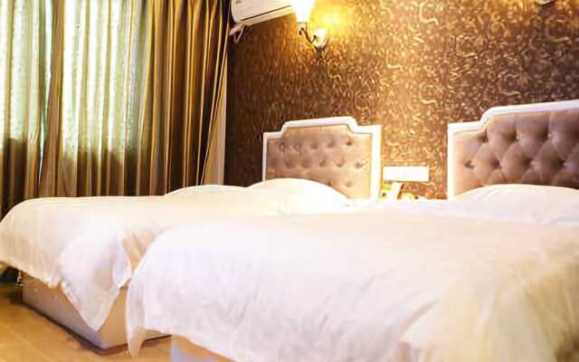 F1 Hotel