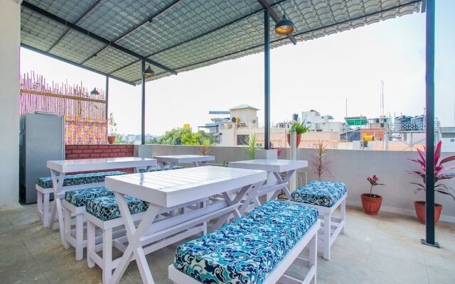 OYO 12962 Mafroosha Corporate Suites