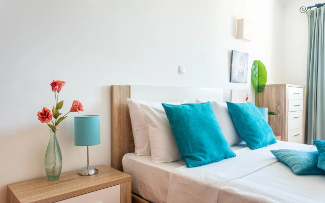 sunny apartment with sea view