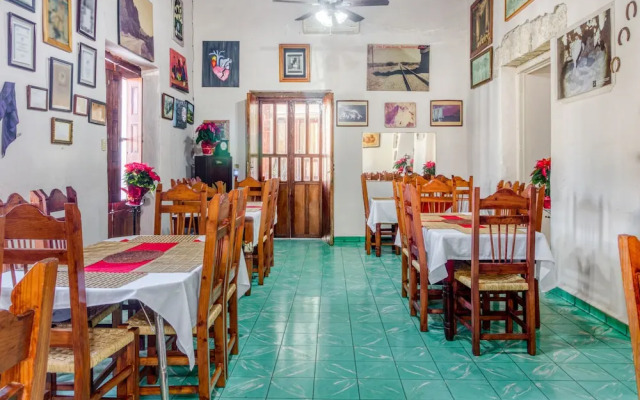 Oyo Restaurante Y Hotel Ancira