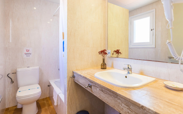 Apartamentos Arenal Playa