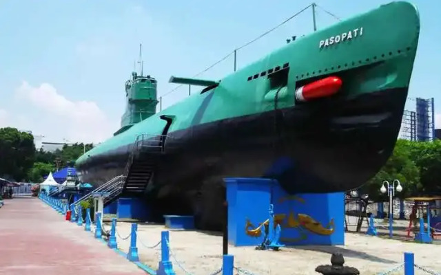 Lively Hotel City Center Surabaya