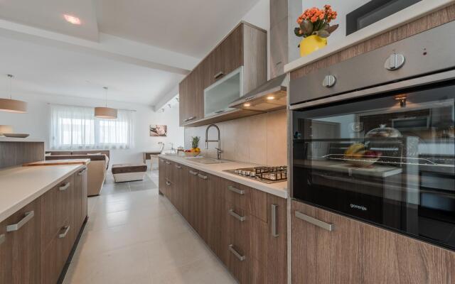 Dalmacija I in Sukošan