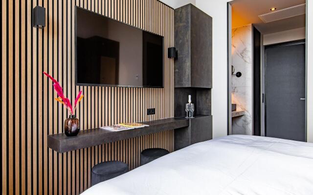 Monument Hotel