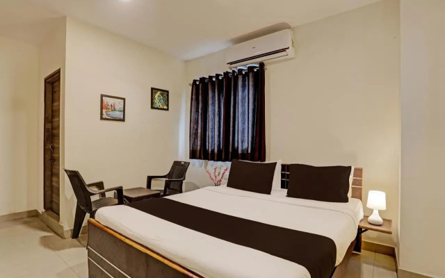 OYO 13869 Hotel Saharsh Grand