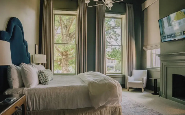 The Woodward Hotel