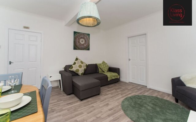 Two Bedroom House by Klass Living Serviced Accommodation Hamilton - Kenmar House With Parking & WiFi