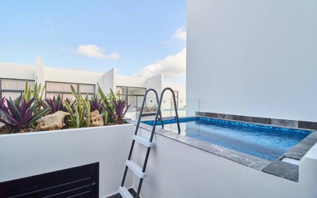 Modern and Boho 1BD/1 BR + Private Plunge Pool