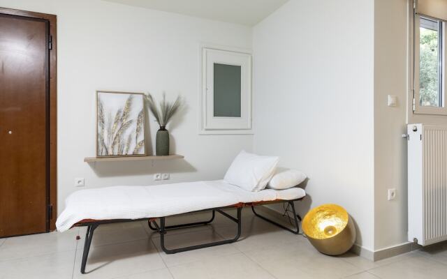 Mystique One Bedroom Apartment by BluPine