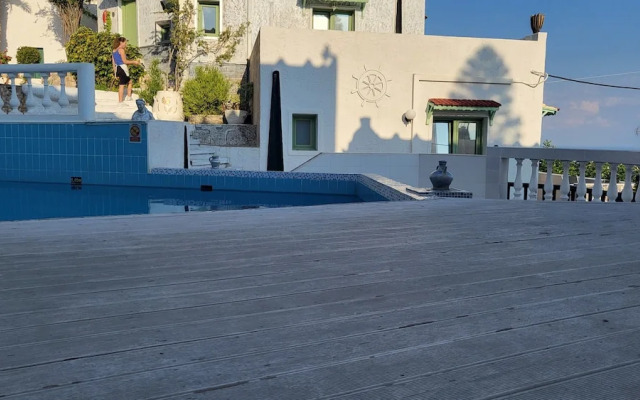 Room in Apartment - One Private Studio With Stunning Full sea View, Shared Pool and Ac
