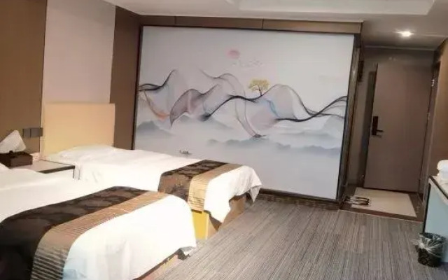 Tongcheng Qitian Business Hotel