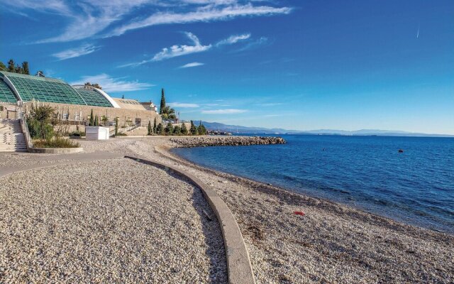 Beautiful Home in Rijeka With Wifi and 5 Bedrooms