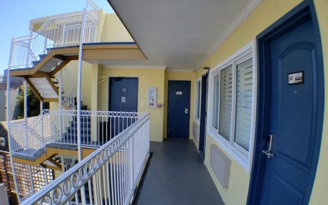Presidio Parkway Inn