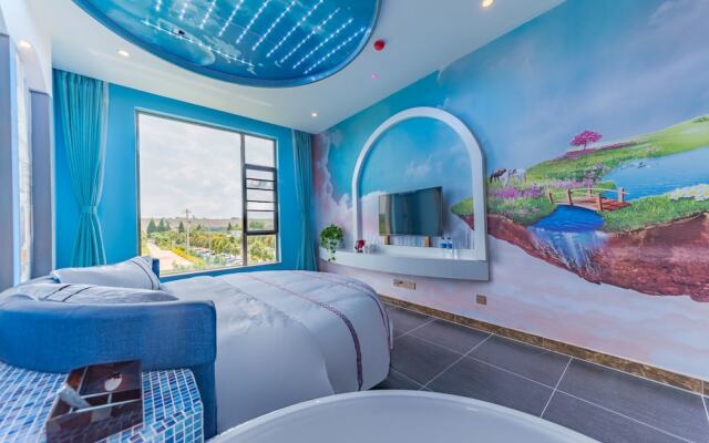 Love Home Theme Hotel Kunming Airport