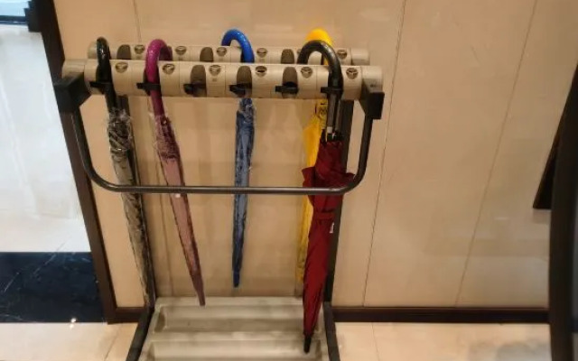 IU Hotel (Chongqing Nanping Wanda Plaza Light Rail Station)