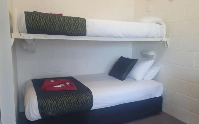 Peak Hill Golden Peak Budget Motel