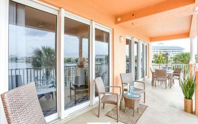 206 Harborview Grande