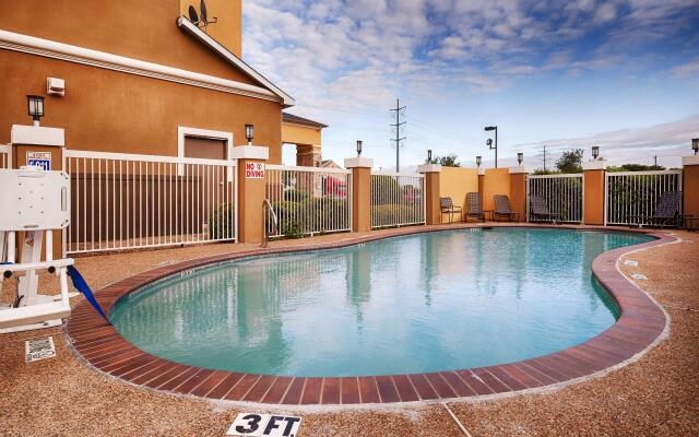 BEST WESTERN PLUS McKinney Inn & Suites