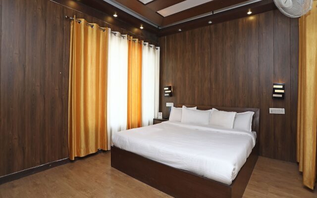 OYO 13427 Home Luxury 3BHK Near Mall Road