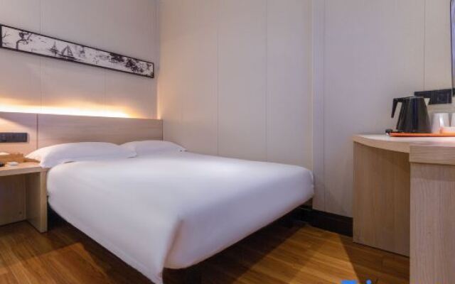 Rest Hotel (Wenzhou Liming Store)