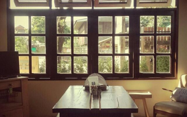 2496 Oldtel Bed & Cafe