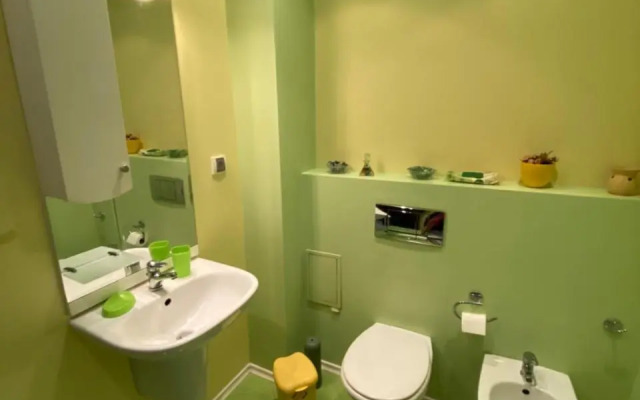 Modern & Central 1BR Apartment with lovely terrace