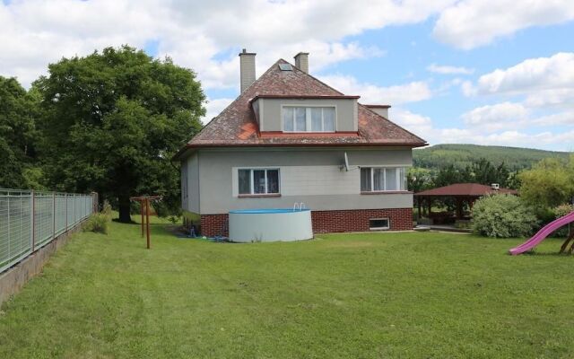 Cottage Near the Forrest Kovac