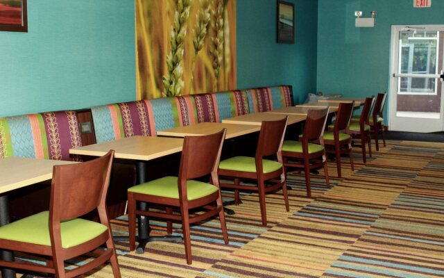 Fairfield Inn & Suites by Marriott Fairmont