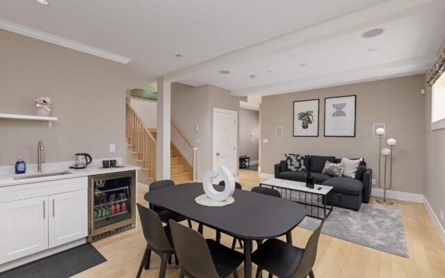 Stunning 3 Bedroom Secondary Suite N Van