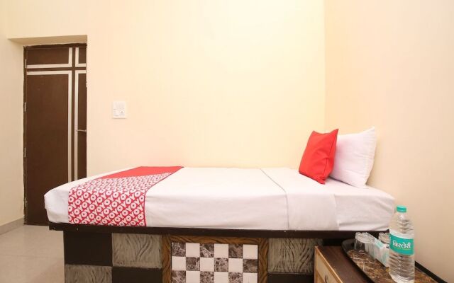 OYO 37809 Hotel Royal Lifestyle