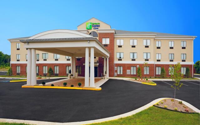 Holiday Inn Express & Suites - Thornburg, S. Fredericksburg, an IHG Hotel