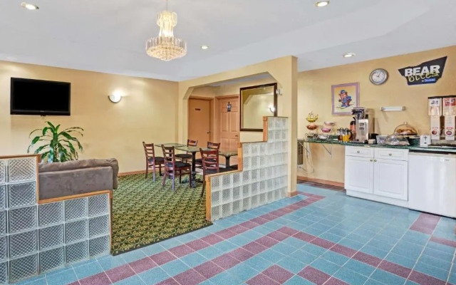 Travelodge Forest Park Atlanta South