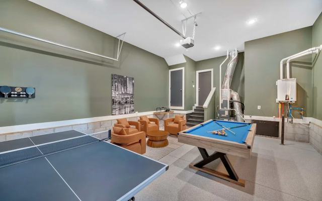 Rooftop Deck Shuffleboard BBQ Near Downtown